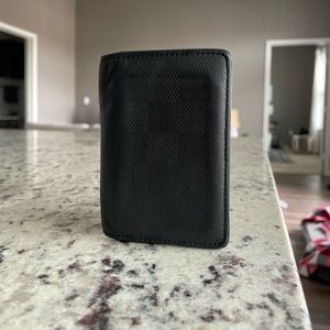 Authentic Louis Vuitton Pocket Organizer Wallet in Damier Infini Leather